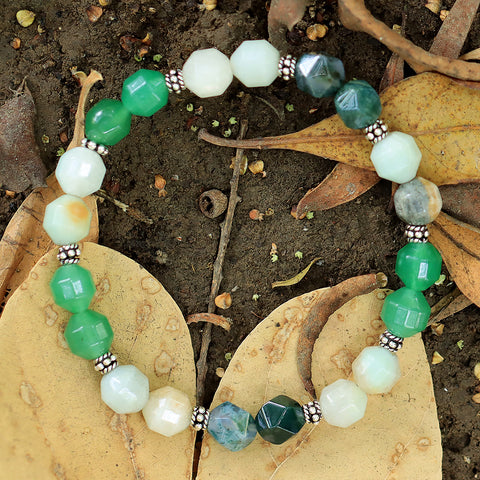 Natural Green Aventurine With Clear White Bracelet Stretch Bracelet in Silver Mini Bali Beads