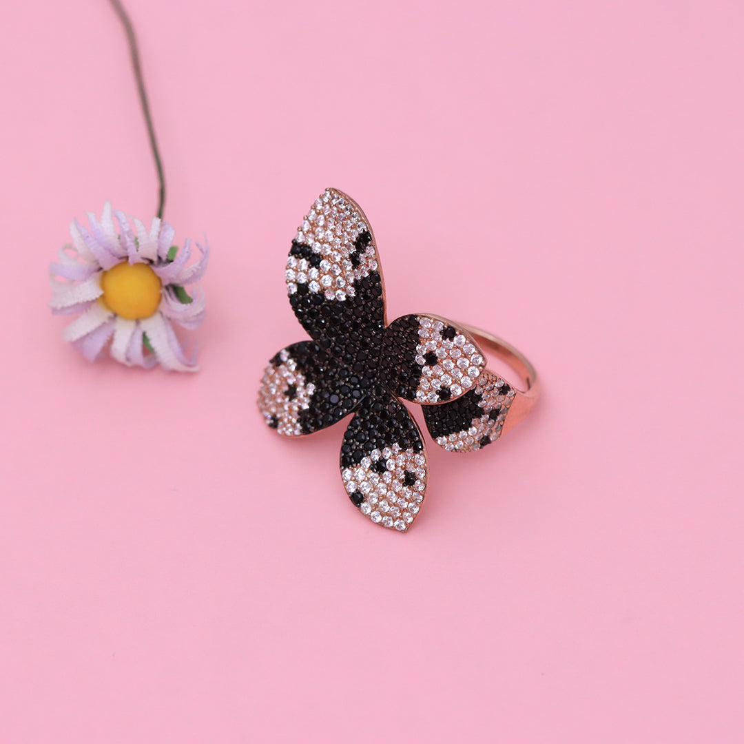 Rose Gold Big Flower Black and White Shiny Ring