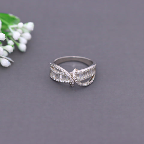 Silver Crossover Finger Ring