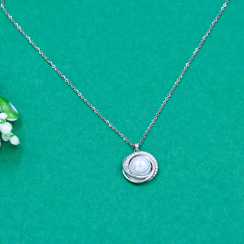 Silver Round Linked With Pearl Pendant With Chain