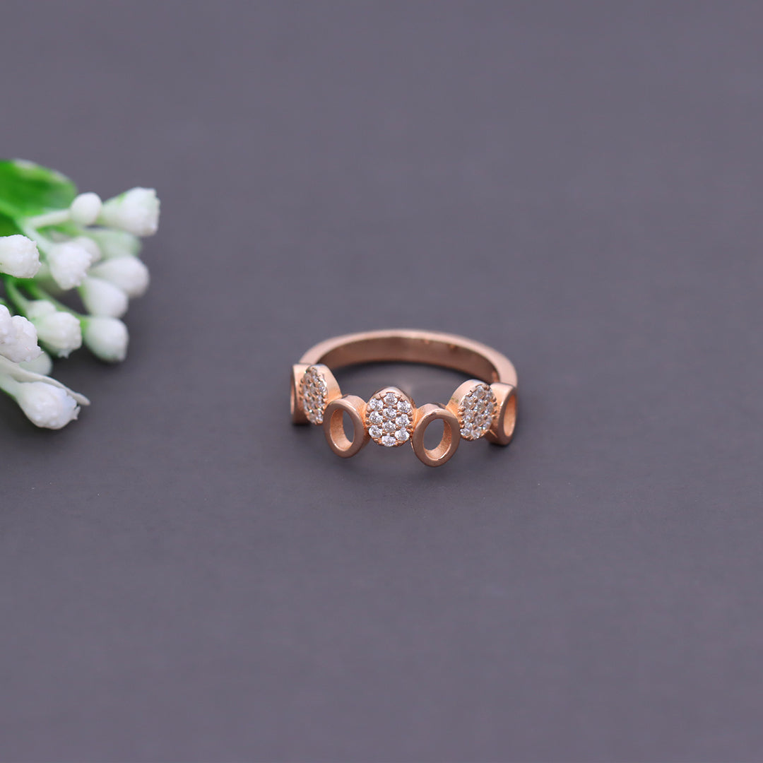 Rose Gold Circle Linked Ring