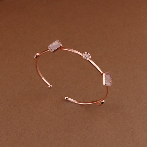 Rose Gold Rhombus with Round Shape Bracelet