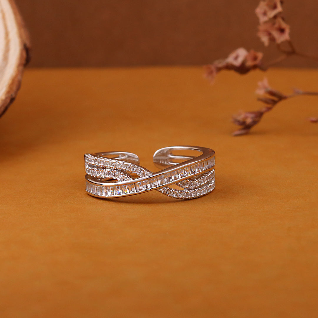 Stylish X-Cross Ring for Girlfriend – Eri Silvers
