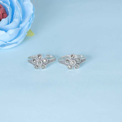 925 Sterling Silver Oxidized Floral Cluster Toe Ring