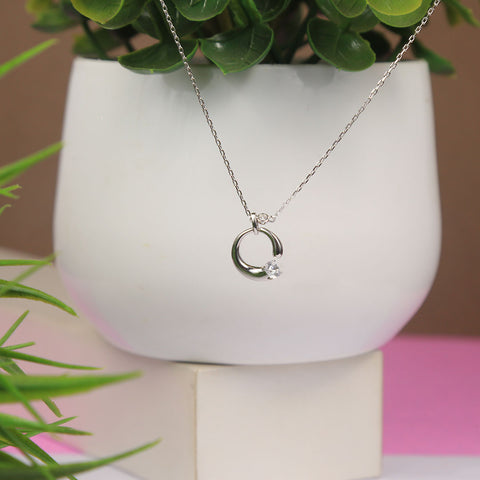 925 Sterling Silver Circular Pendant With Chain