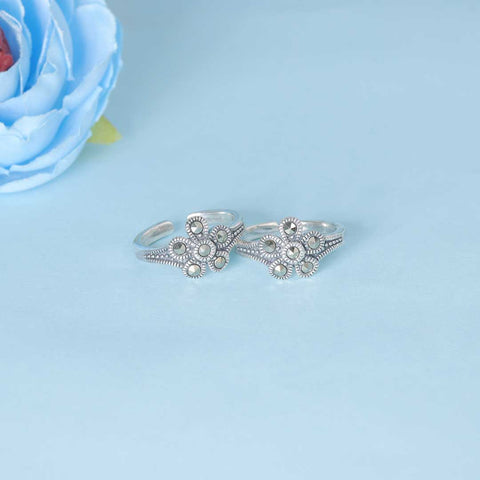 925 Sterling Silver Oxidized Floral Cluster Toe Ring