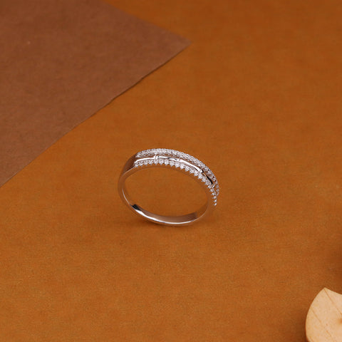 Twisted Diamond Finger Ring