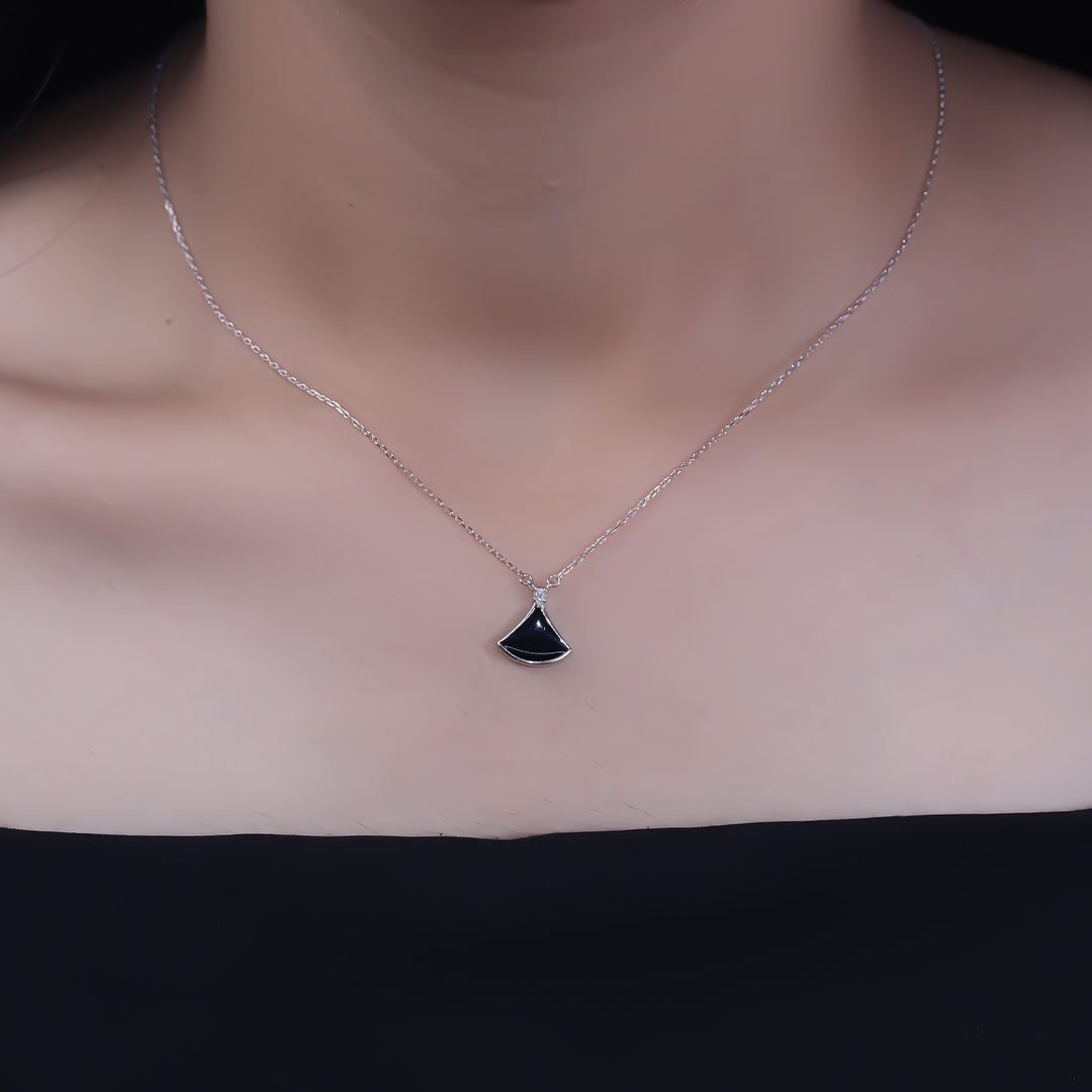 925 Silver black shell shape pendant with chain
