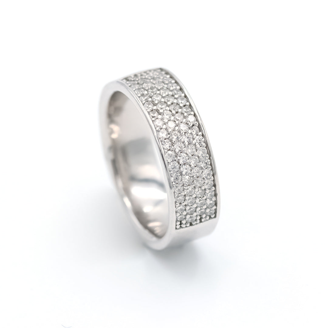Silver round shape diamond band ring
