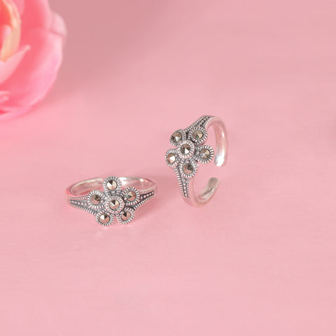 925 Sterling Silver Oxidized Floral Cluster Toe Ring