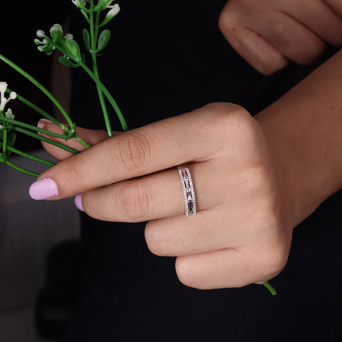 Twisted Silver Diamond Finger Ring