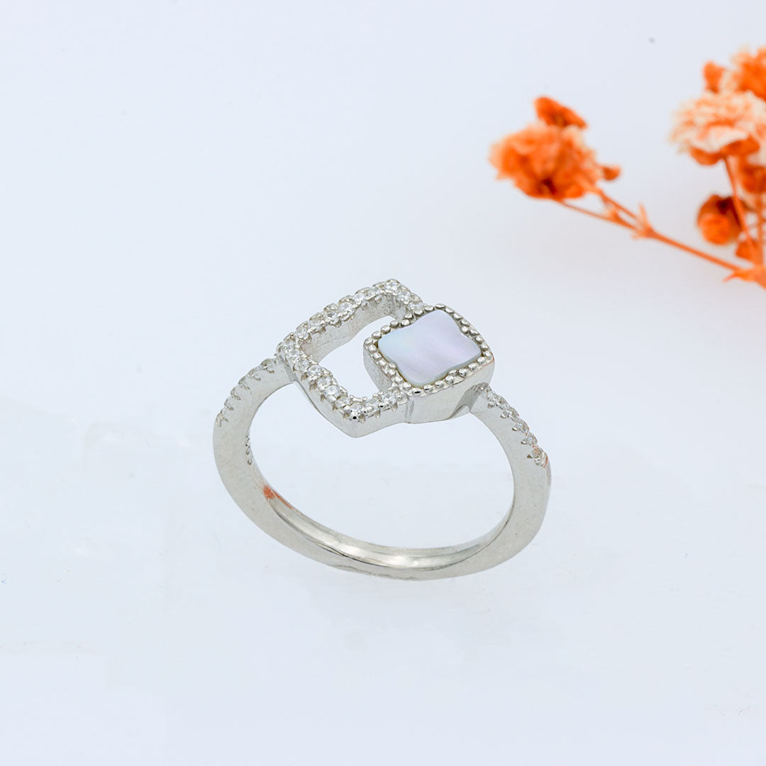 Silver Double Rhombus shape diamond ring with mother of pearls