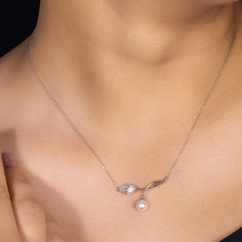 Silver leaf buds diamond with pearl pendant with chain