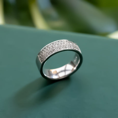 Silver round shape diamond band ring