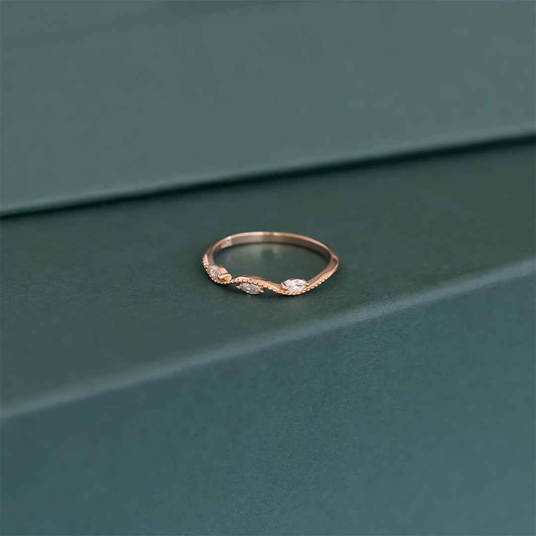 Rose gold curved ring