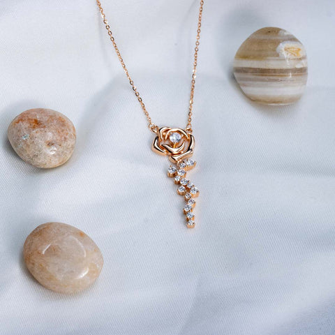 Rose gold rose hanging diamonds pendant with chain