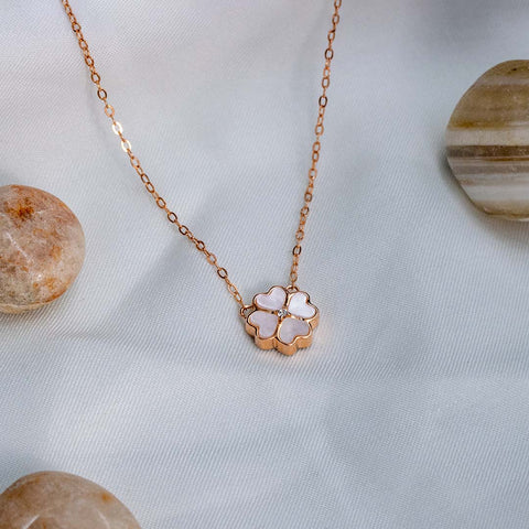 Rose gold flower heart shape pendant with chain