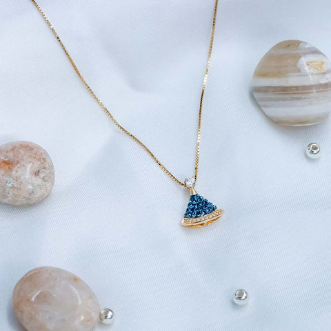 Gold plated shell shape blue diamond pendant with chain