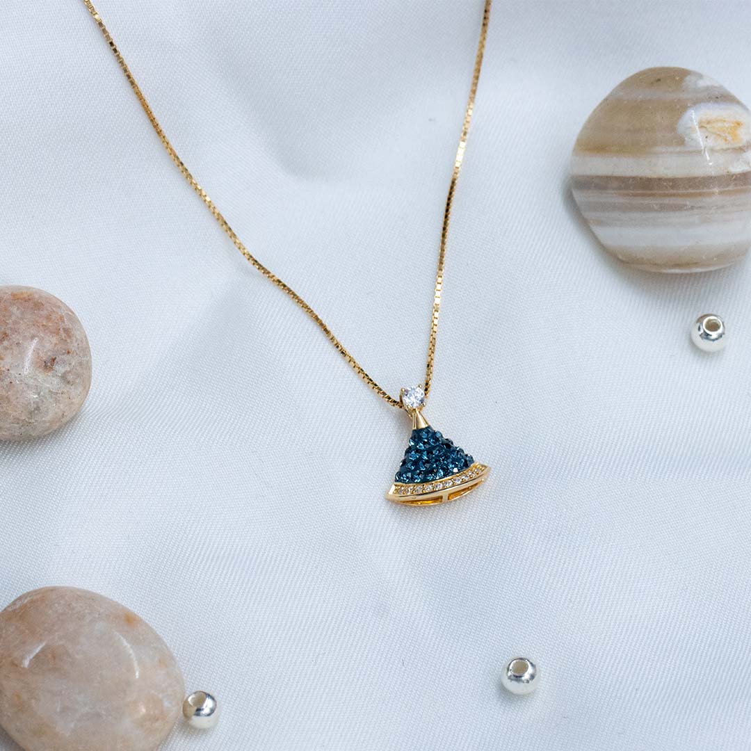 Gold plated shell shape blue diamond pendant with chain