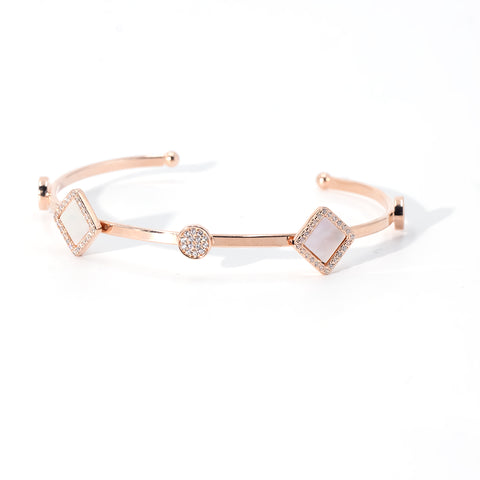Rose gold rhombus with round shape diamond bracelet