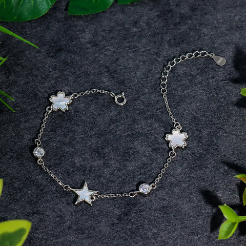 Silver star with dual flower chain bracelet