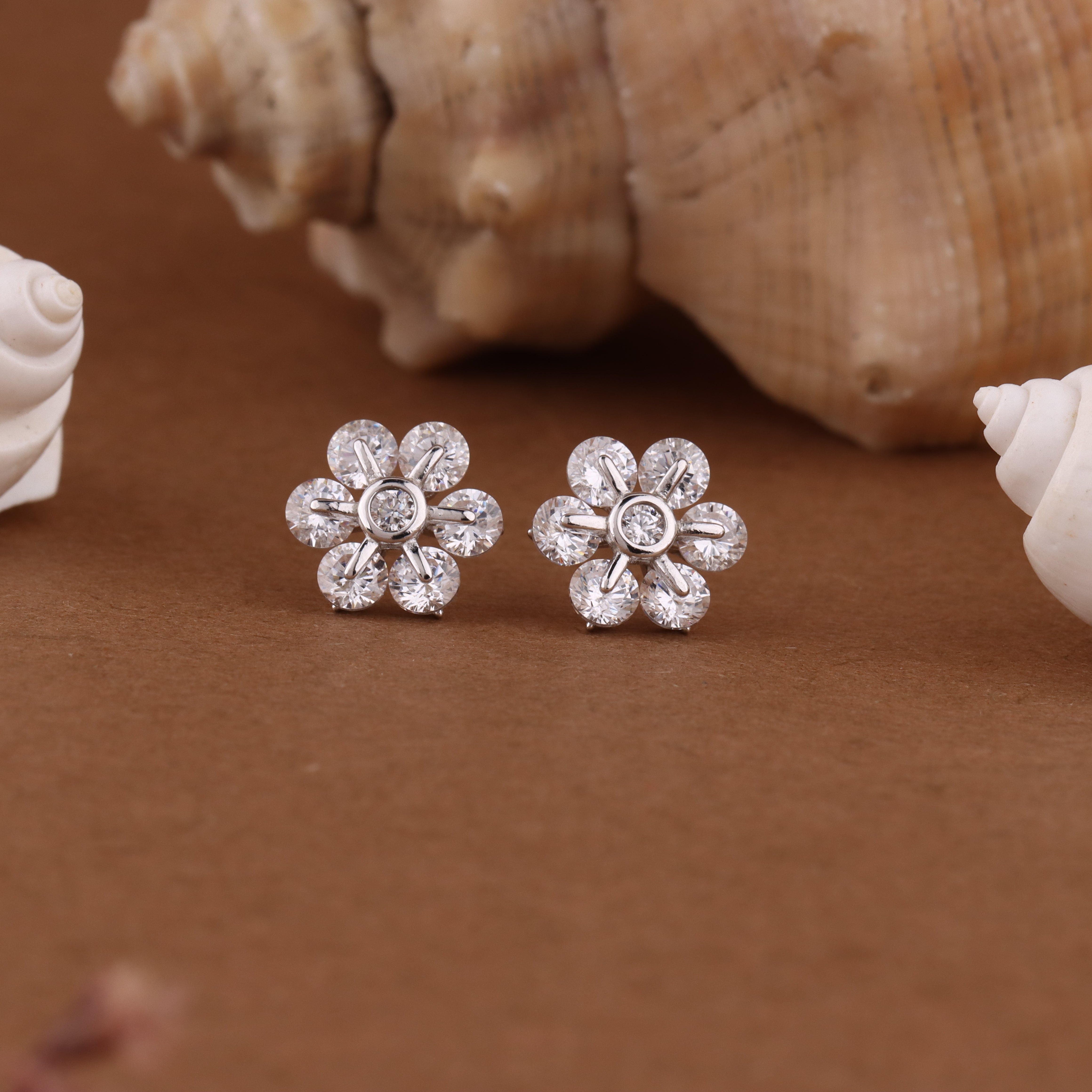 925 Silver Flower Shape Earrings – Eri Silvers