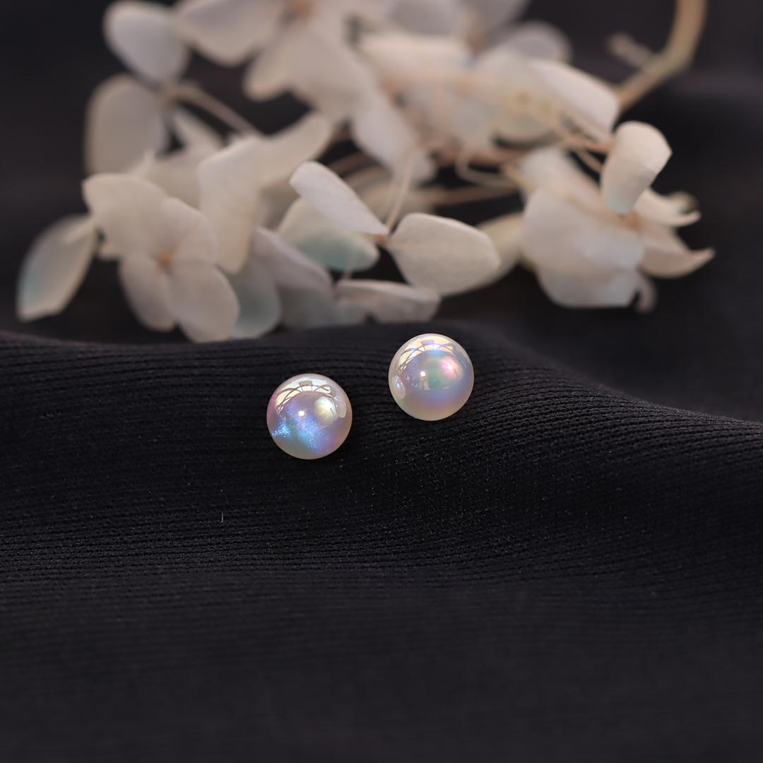 Silver shiny white pearl earring