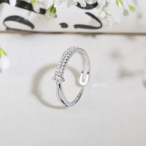 Small star ring with adjustable size
