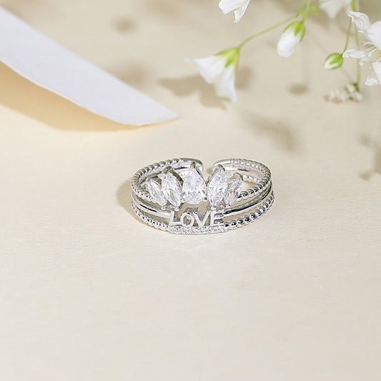 Crown love ring with adjustable size