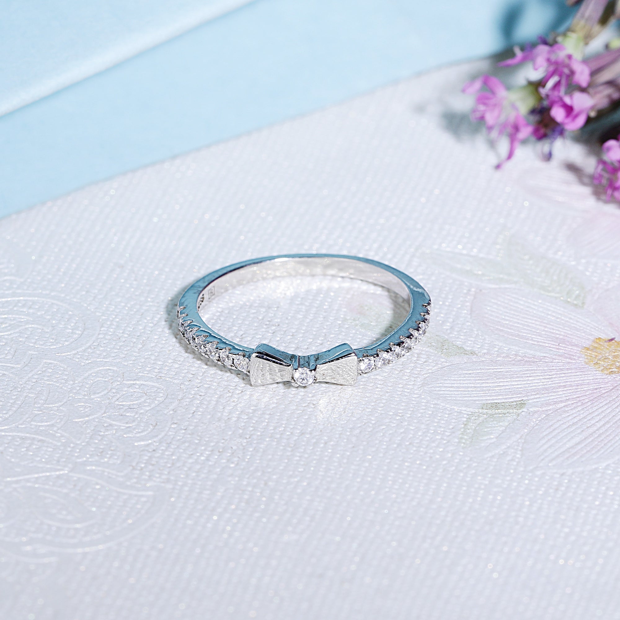 Elegant Silver Mini Bow Tie Diamond Ring Shop Now – Eri Silvers