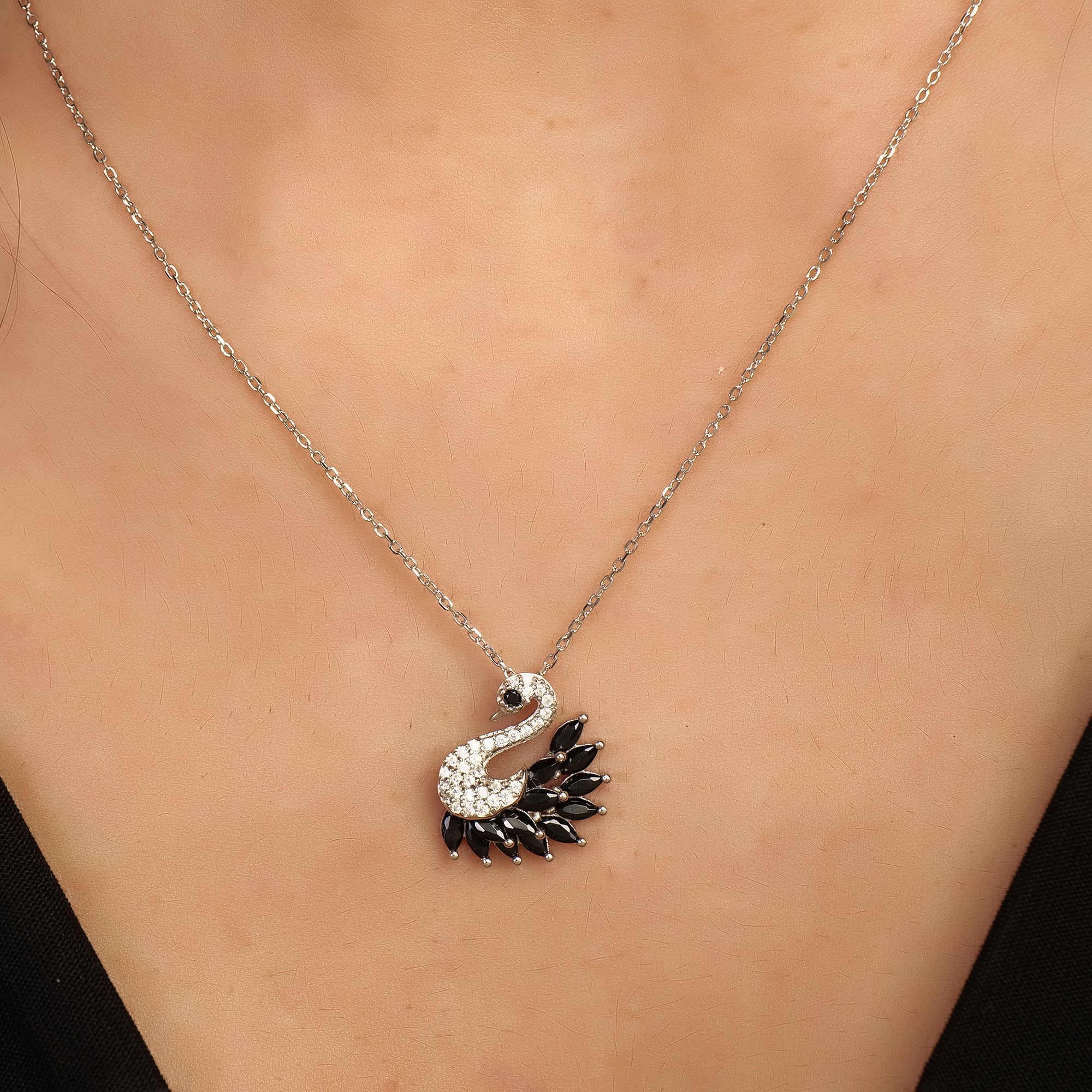 Necklace Swan Pendant with Rhinestone Female