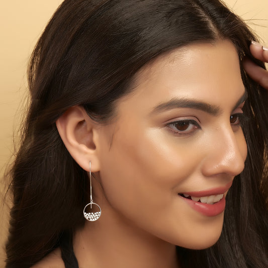 half glitter diamond  detail round earring